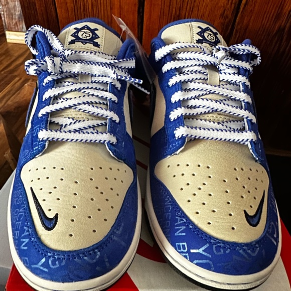 Nike Dunk Low ‘Jackie Robinson’ - Picture 8 of 11